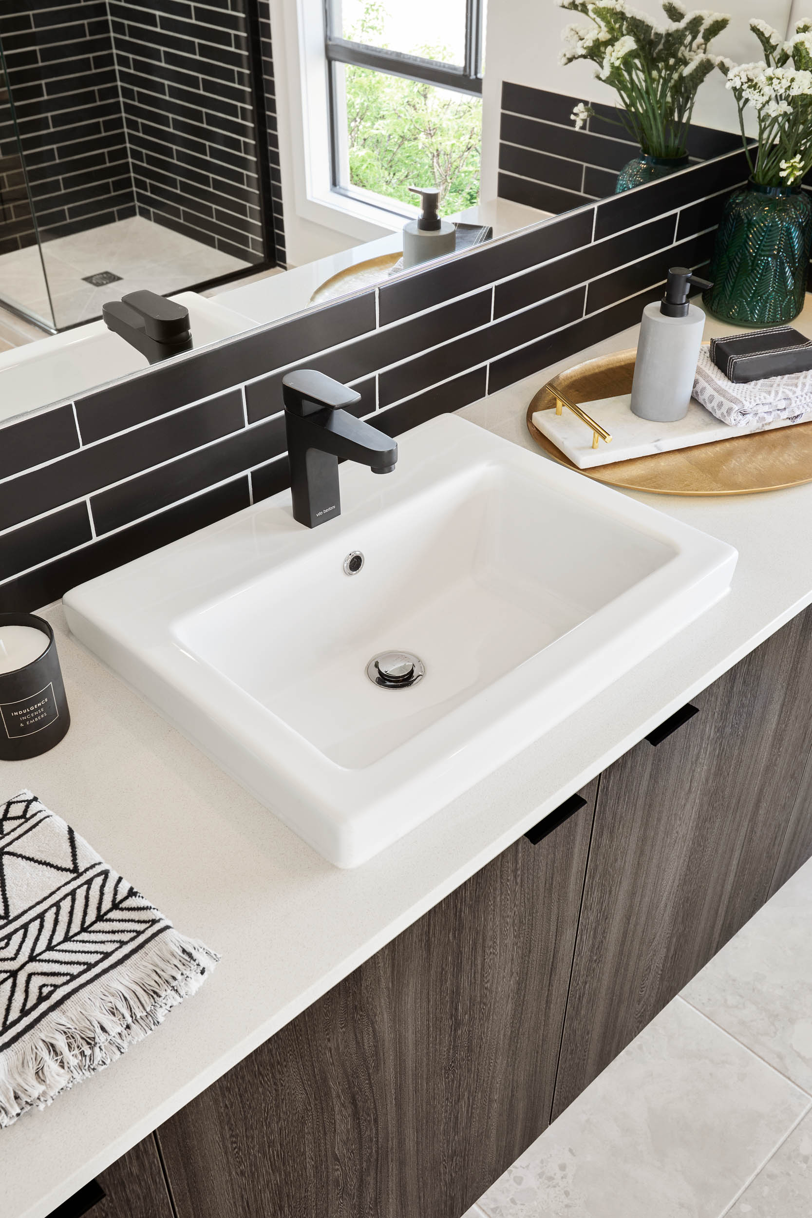 GVH2596 Granvue Flint 0082